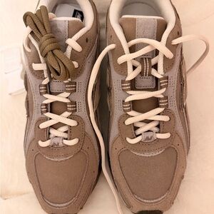 New balance mushroom arid stone sneakers 204L US 7 M